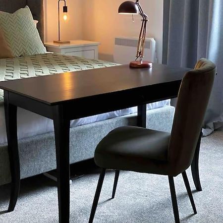 Modern Flat Near Train Station With Free Parking Apartment Cambridge  Bagian luar foto