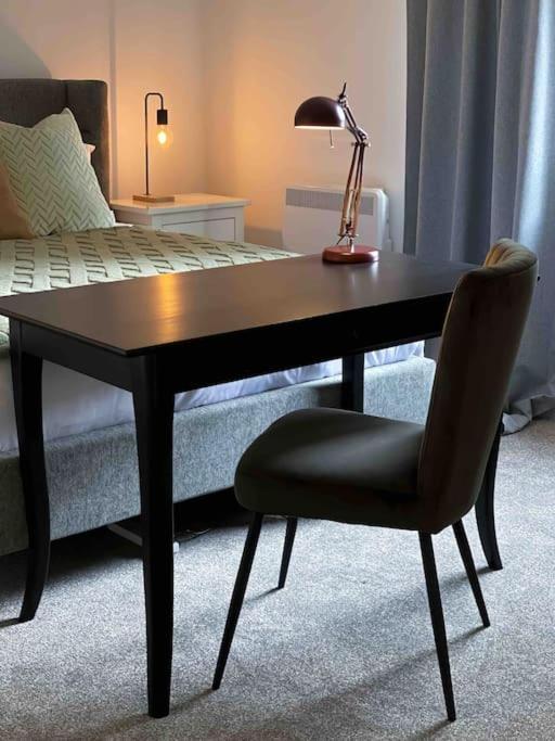 Modern Flat Near Train Station With Free Parking Apartment Cambridge  Bagian luar foto