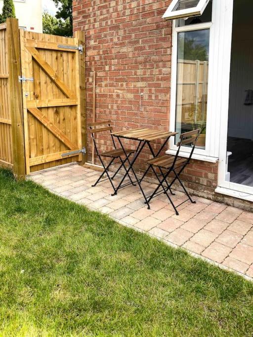 Modern Flat Near Train Station With Free Parking Apartment Cambridge  Bagian luar foto