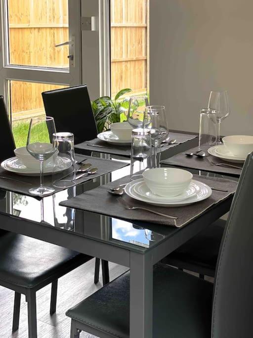 Modern Flat Near Train Station With Free Parking Apartment Cambridge  Bagian luar foto