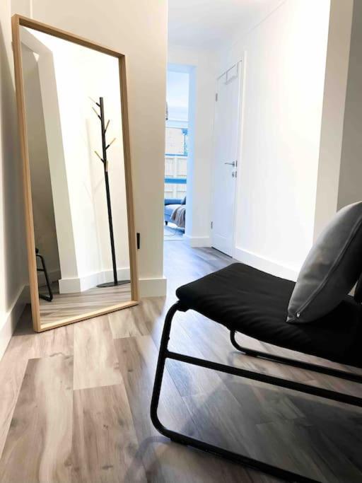 Modern Flat Near Train Station With Free Parking Apartment Cambridge  Bagian luar foto