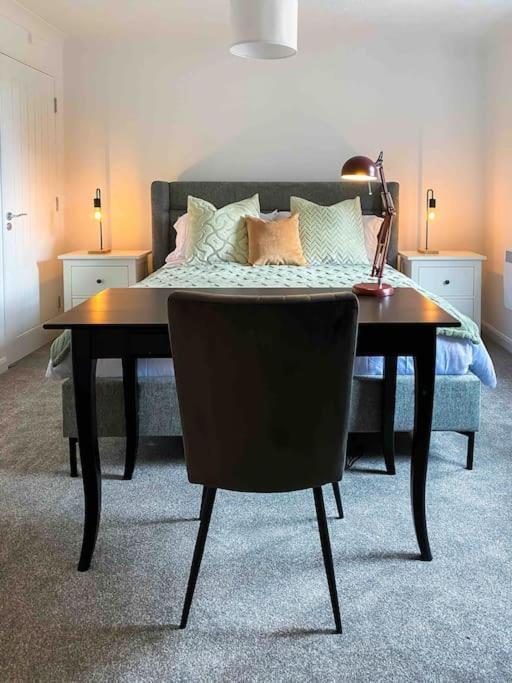 Modern Flat Near Train Station With Free Parking Apartment Cambridge  Bagian luar foto